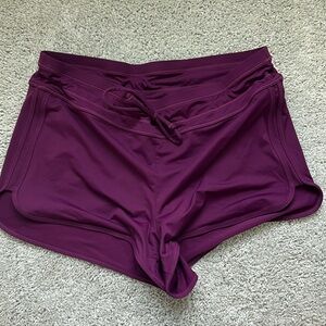 Athleta lined swim shorts